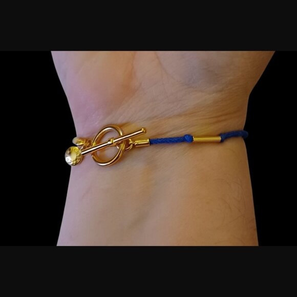 J.Crew Gold Tone Blue Knotted Cord Size 6.5" Long Toggle Clasp Bracelet - Picture 2 of 8